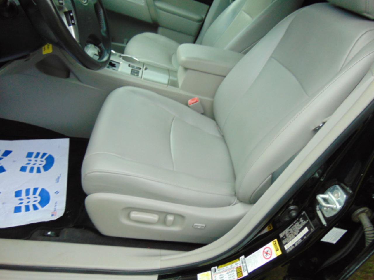 Used 2012 Toyota Highlander SE w/ Tow Pkg AWD/4WD image 8