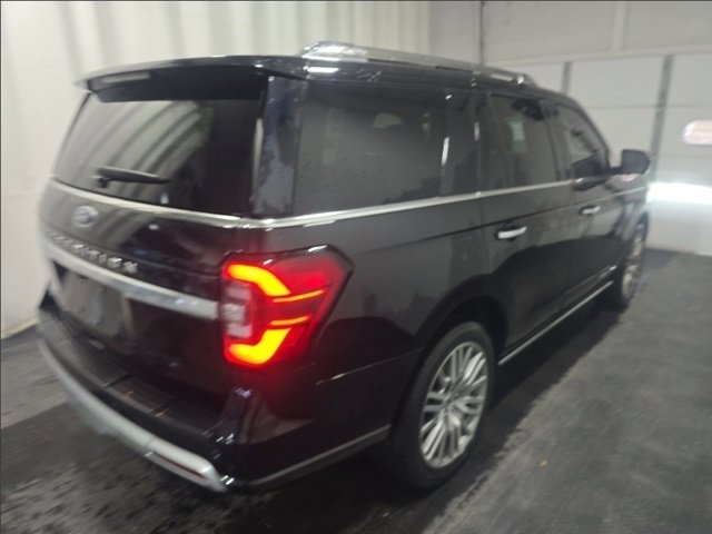 Used 2022 Ford Expedition Platinum image 3