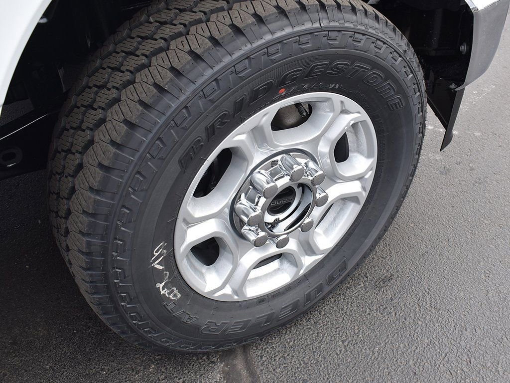 New 2025 Ford F250 XLT w/ FX4 Off-Road Package image 10