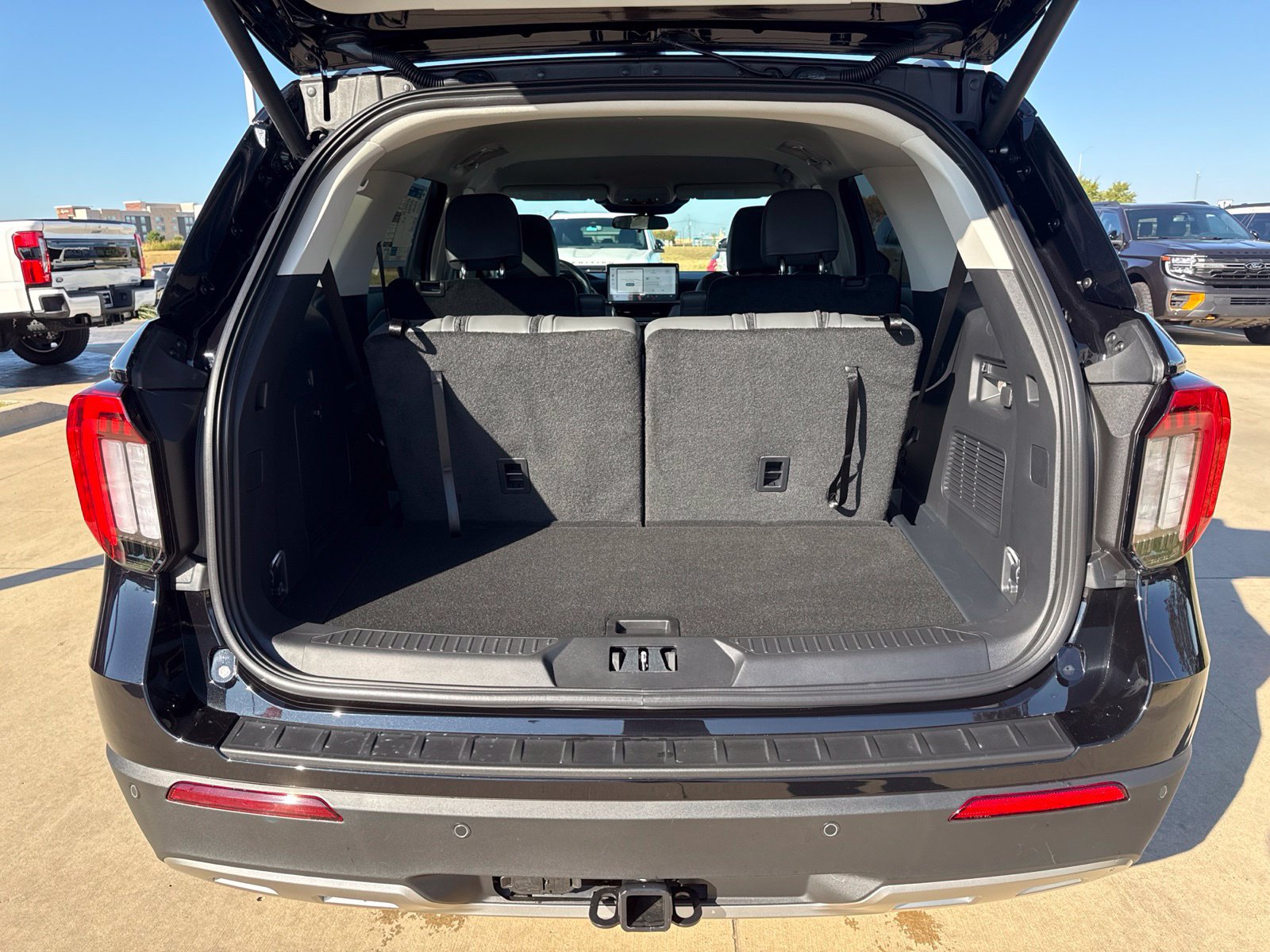 New 2026 Ford Explorer Active w/ Active Comfort Package RWD image 5