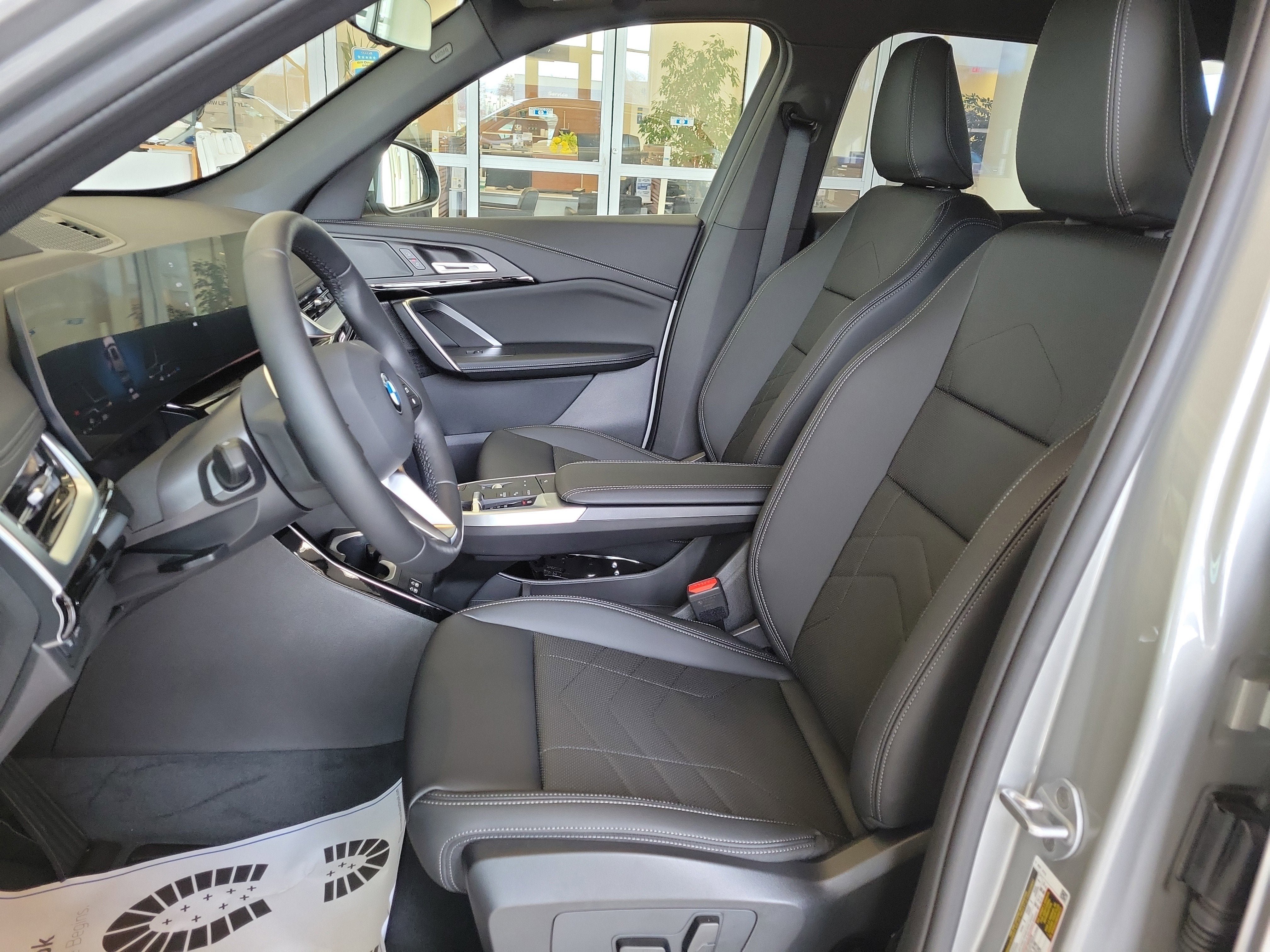 New 2026 BMW X1 xDrive28i w/ Technology Package AWD/4WD image 4