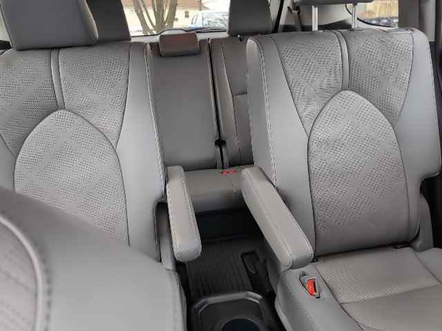 Used 2021 Toyota Highlander Platinum image 26