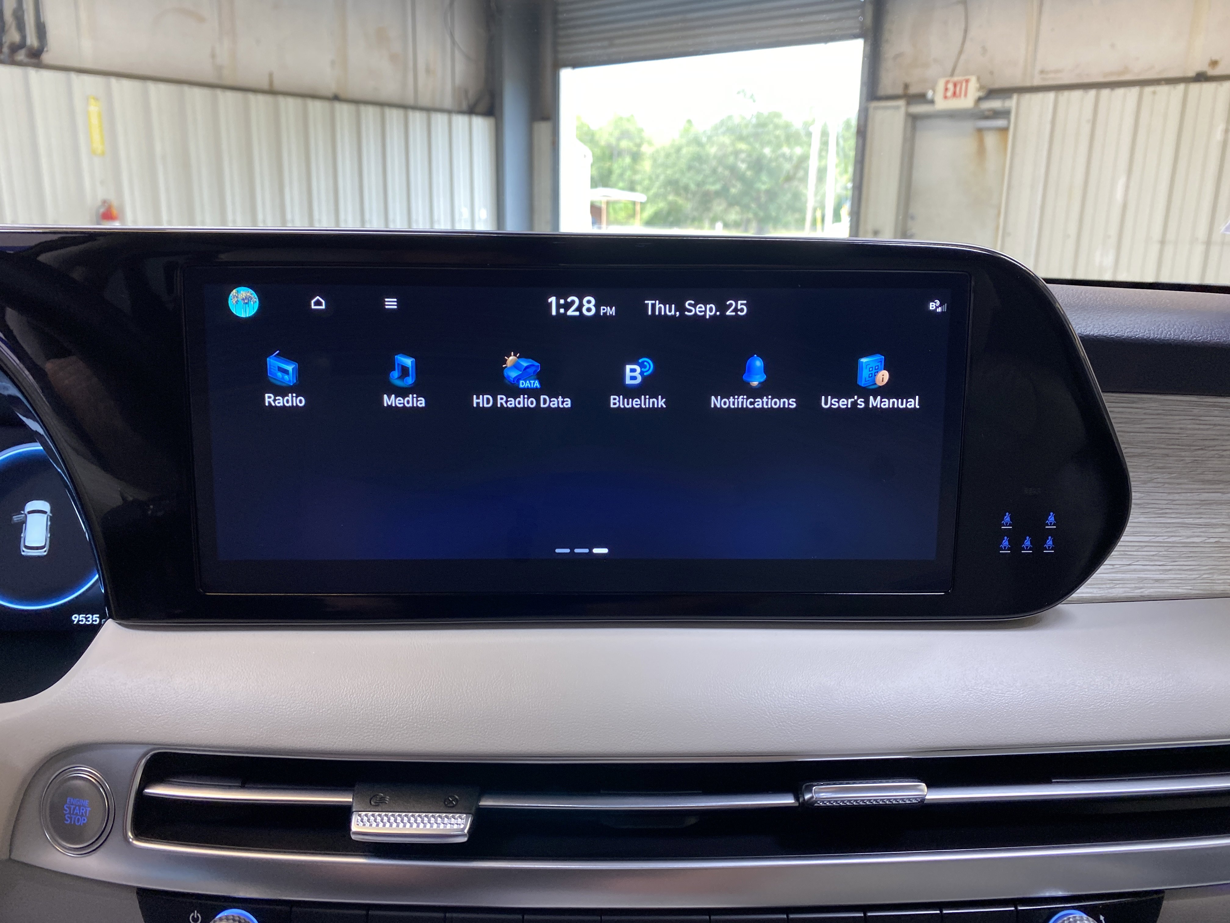 Used 2025 Hyundai Palisade Calligraphy image 42