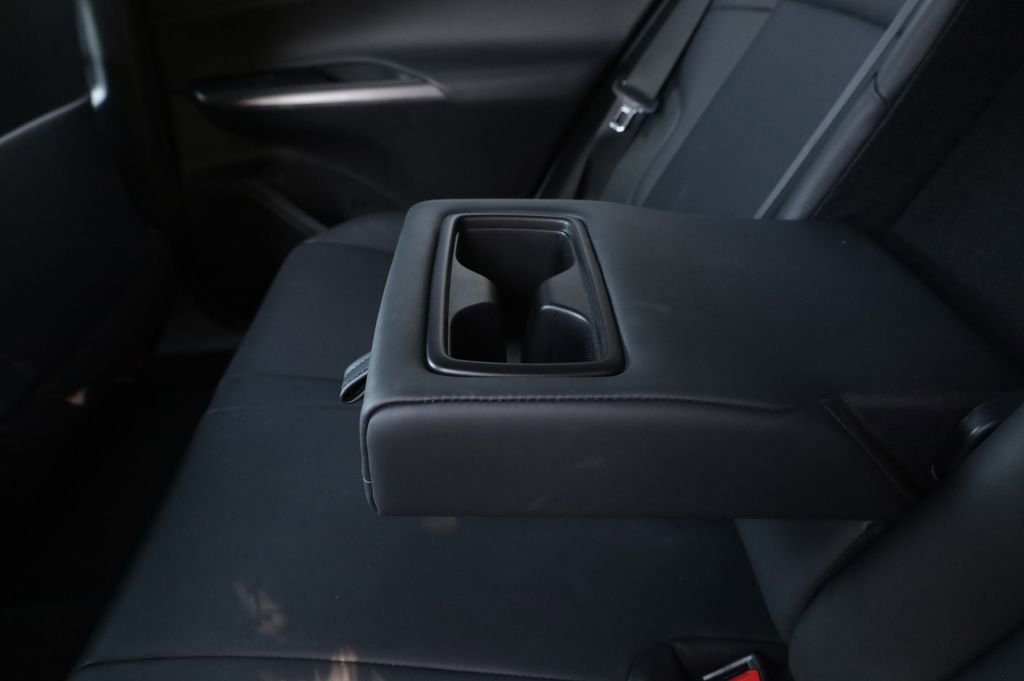 Used 2022 Toyota Venza XLE AWD/4WD image 14