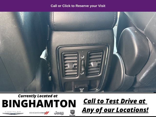 Used 2022 Jeep Grand Cherokee Laredo X image 25