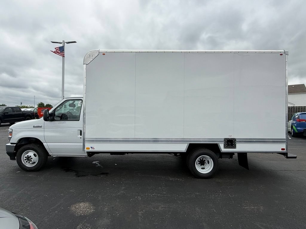 New 2027 Ford E-450 and Econoline 450 Super Duty w/ Power Equipment Group RWD image 6