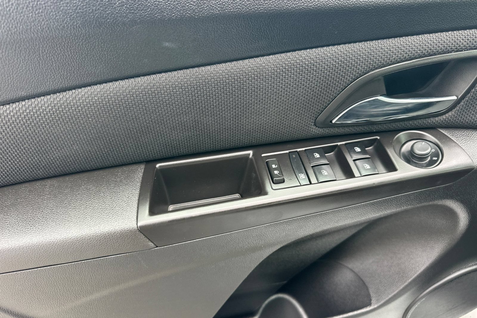 Used 2015 Chevrolet Cruze Diesel FWD image 11