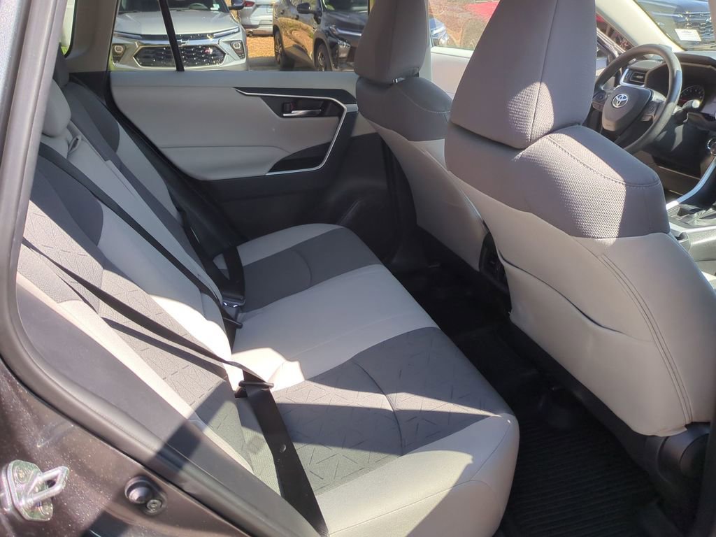 Used 2021 Toyota RAV4 XLE image 27