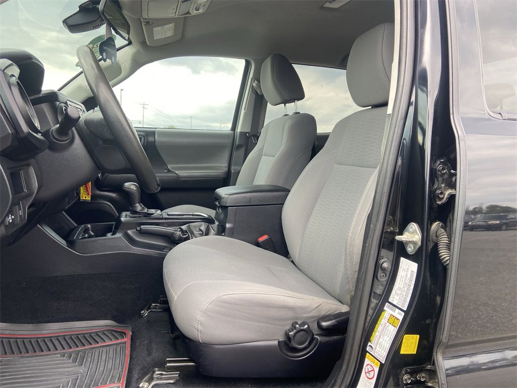 Used 2019 Toyota Tacoma SR w/ SR Convenience Package image 18