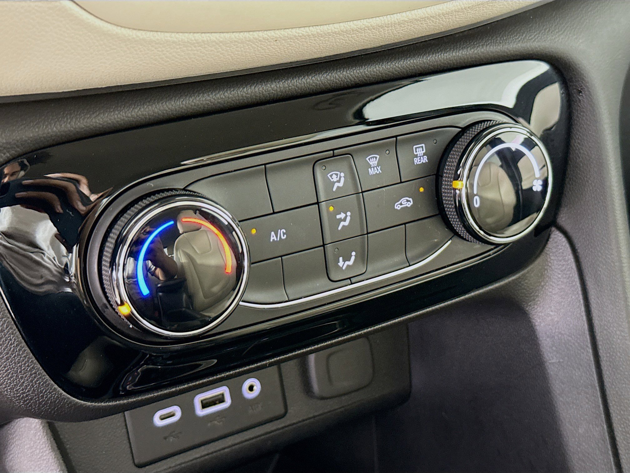 Used 2020 Buick Encore GX Preferred image 17