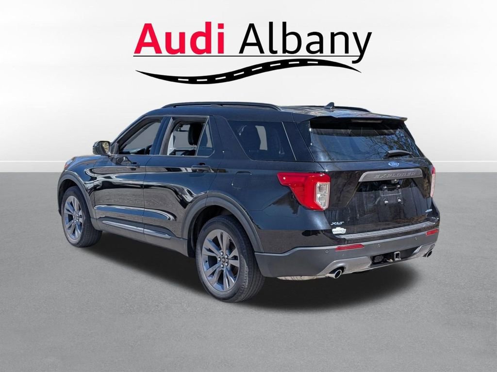 Used 2022 Ford Explorer XLT w/ Equipment Group 202A AWD/4WD image 6