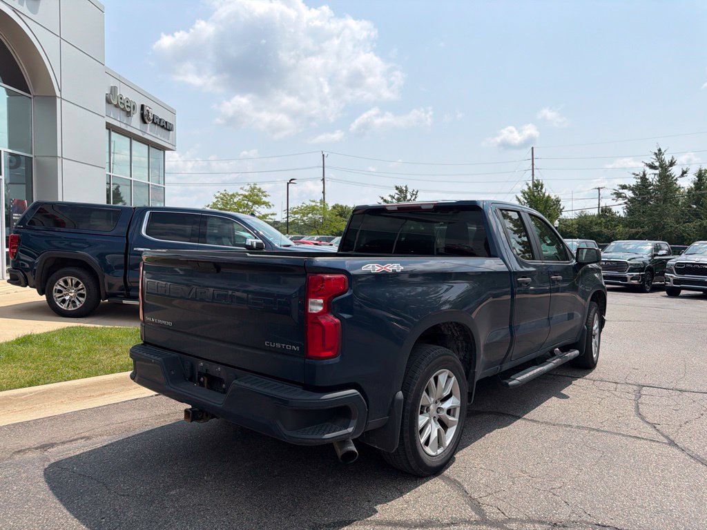 Used 2020 Chevrolet Silverado 1500 Custom w/ Custom Value Package AWD/4WD image 3