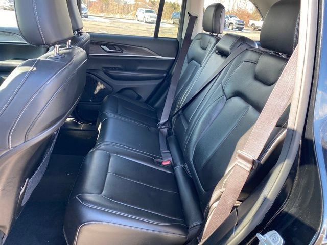 Used 2023 Jeep Grand Cherokee Limited AWD/4WD image 18