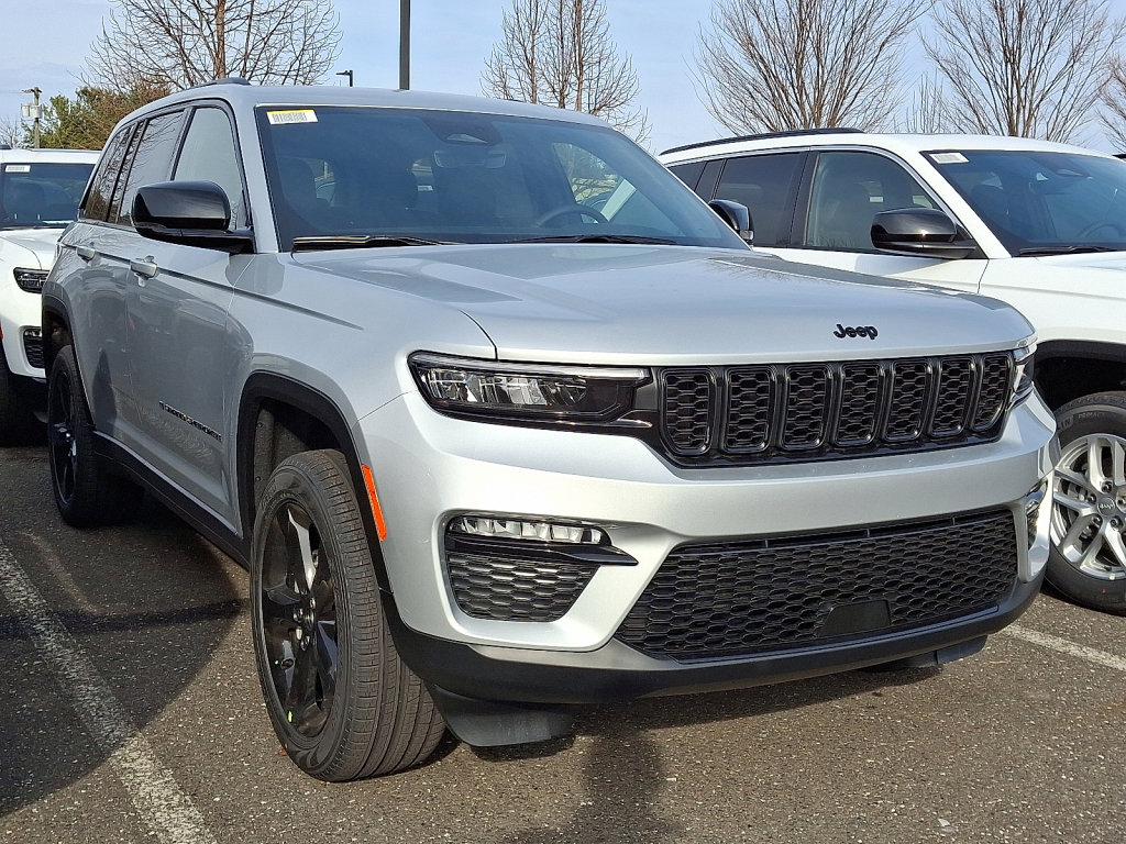 New 2025 Jeep Grand Cherokee Limited w/ Black Appearance Package image 3