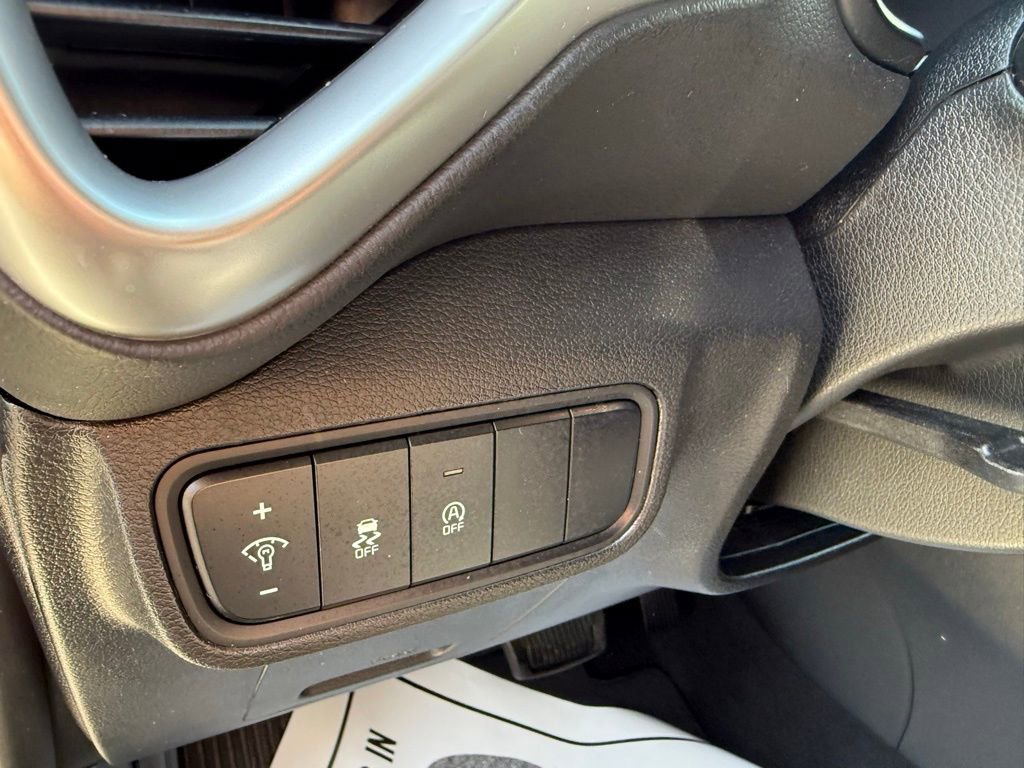 Used 2024 Kia Soul LX w/ Option Group 015 image 16