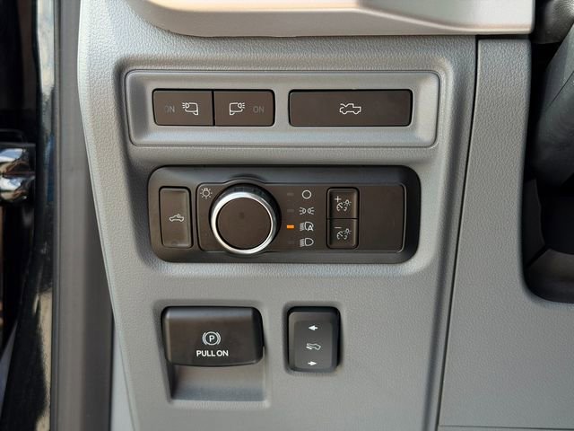 Used 2023 Ford F150 Lightning XLT AWD/4WD image 45