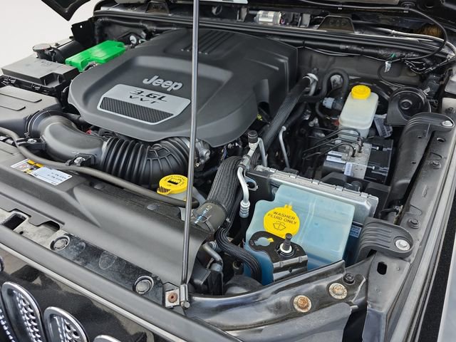 Used 2013 Jeep Wrangler Sahara w/ Mopar Chrome Edition Group AWD/4WD image 28