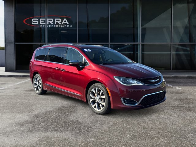 Used 2018 Chrysler Pacifica Limited w/ Tire & Wheel Group FWD image 7
