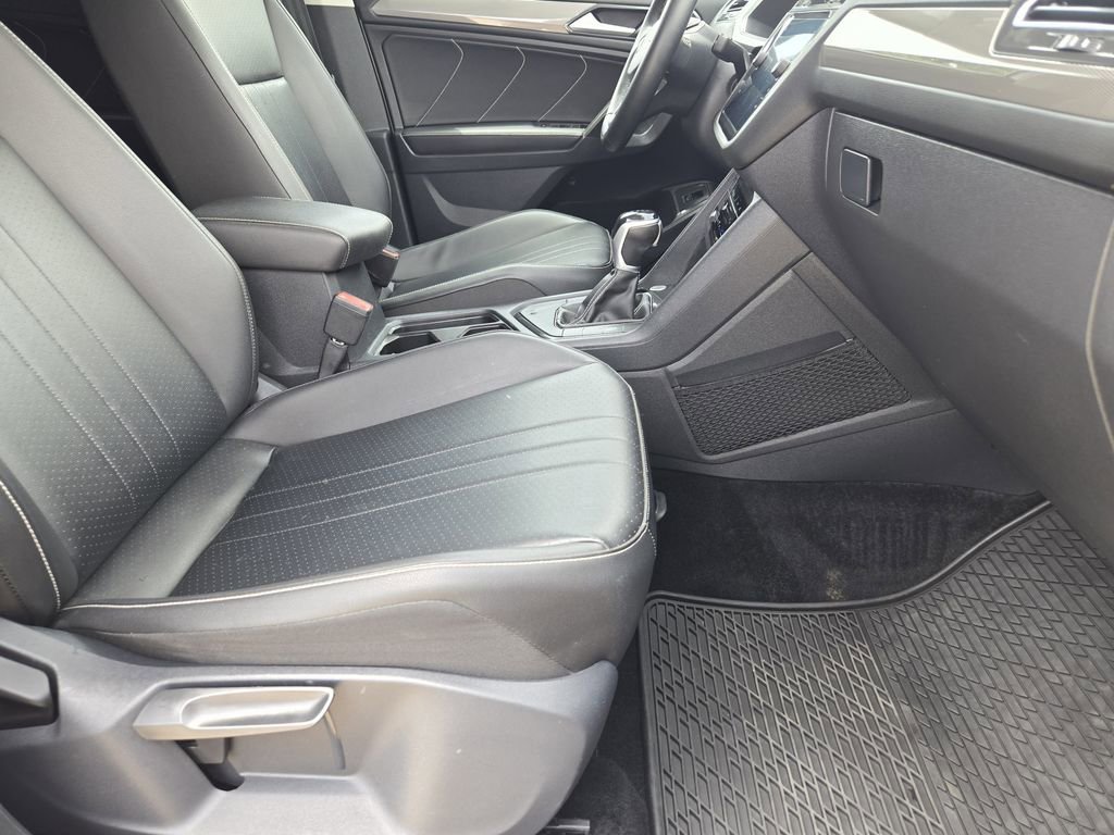 Used 2022 Volkswagen Tiguan SE FWD image 15