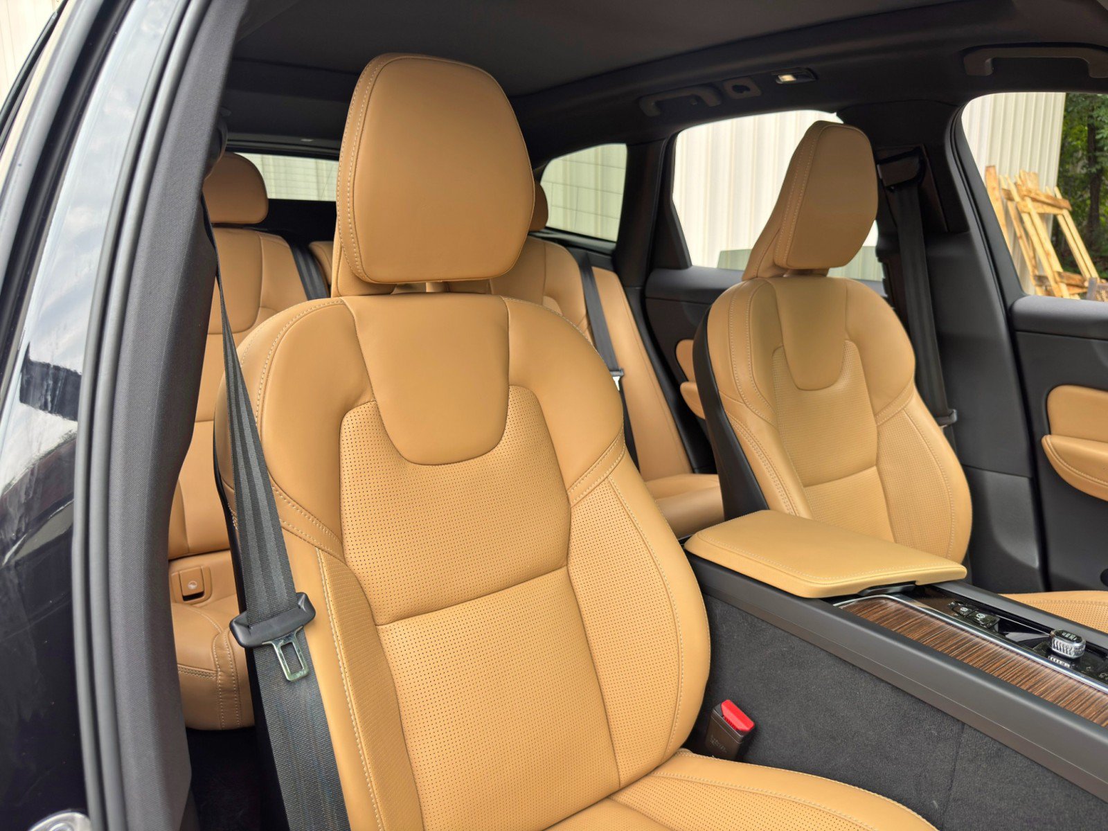 Used 2023 Volvo XC60 B5 Ultimate w/ Climate Package FWD image 39