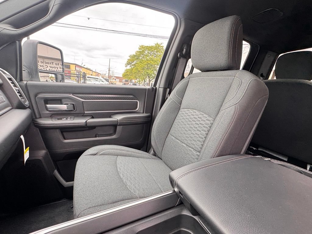 New 2026 RAM 2500 Big Horn AWD/4WD image 14