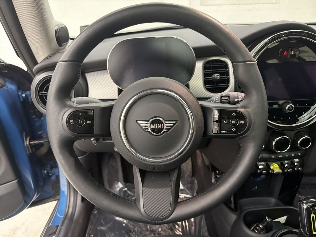 Certified 2024 MINI Cooper SE image 15