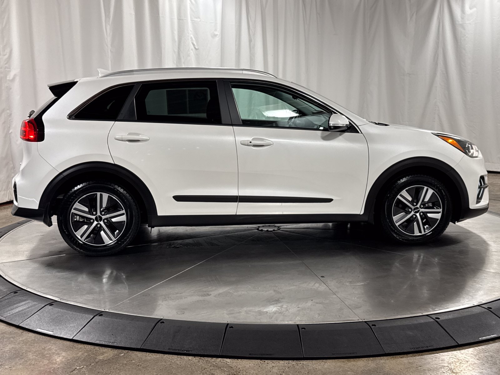 Certified 2022 Kia Niro EX Premium FWD image 6