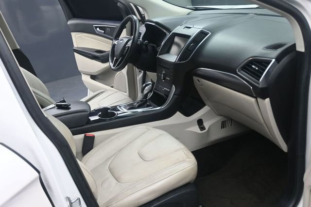 Used 2015 Ford Edge Titanium FWD image 23