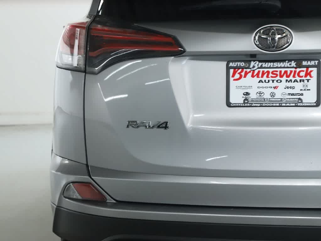 Used 2018 Toyota RAV4 LE w/ All Weather Liner Package AWD/4WD image 42