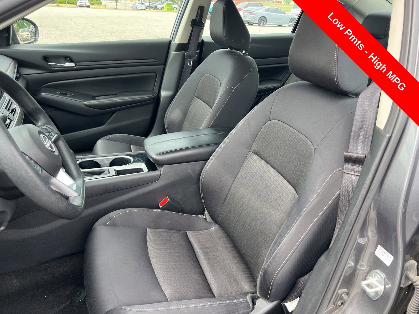 Used 2024 Nissan Altima 2.5 SV FWD image 10