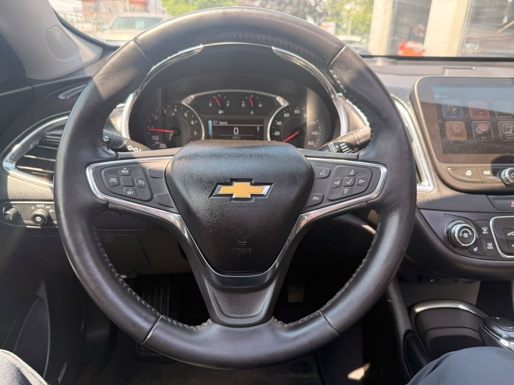 Used 2018 Chevrolet Malibu LT w/ Leather Package FWD image 25