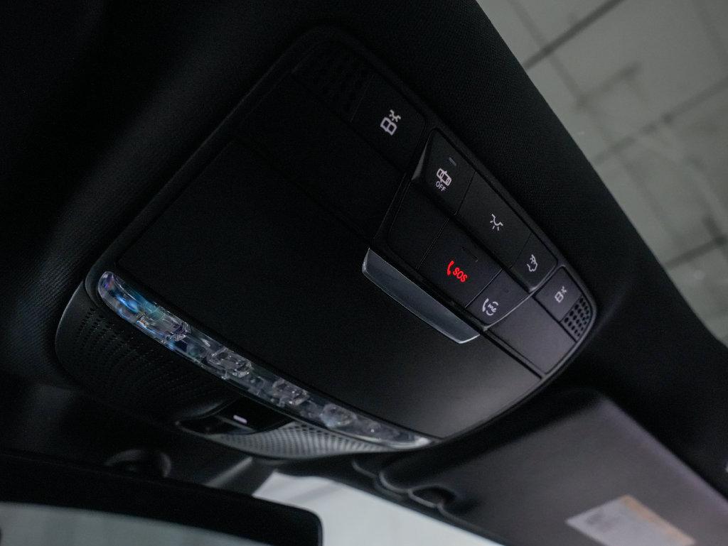 Used 2019 Mercedes-Benz E 53 AMG 4MATIC Sedan w/ Parking Assistance Package image 25