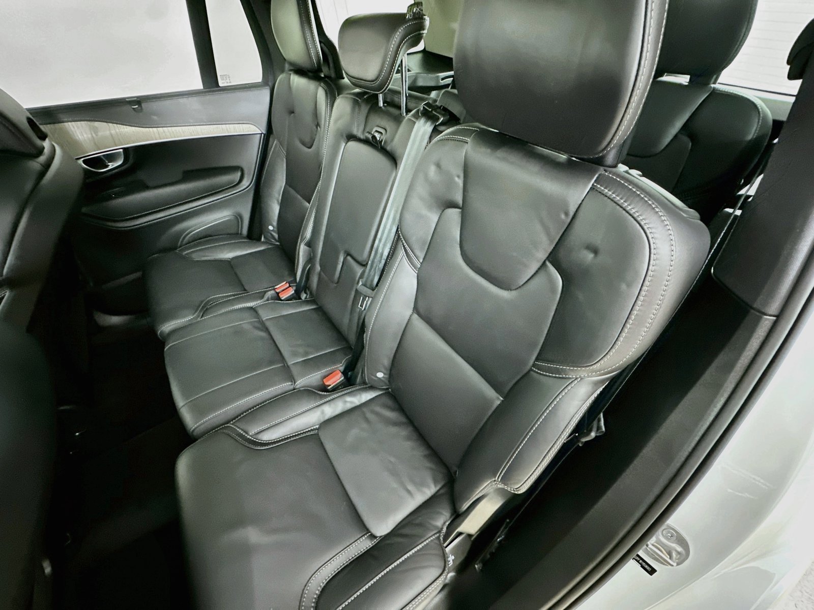 Certified 2024 Volvo XC90 B6 Ultimate w/ Protection Package Premier AWD/4WD image 35