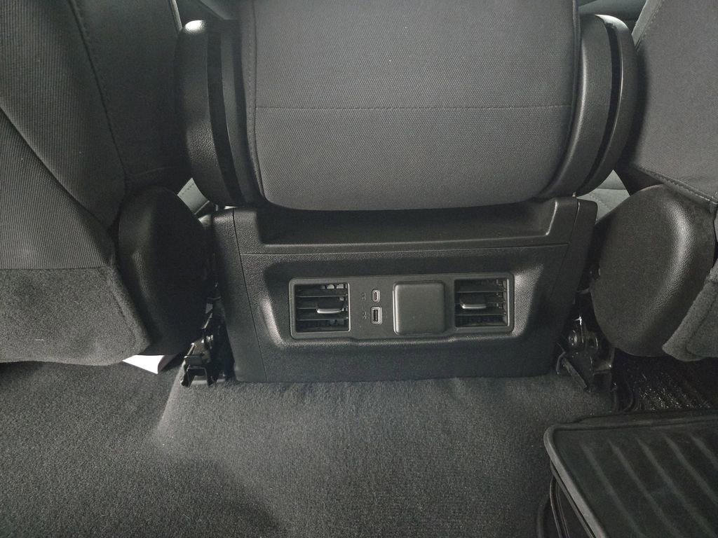 Used 2024 Chevrolet Silverado 1500 LT image 27