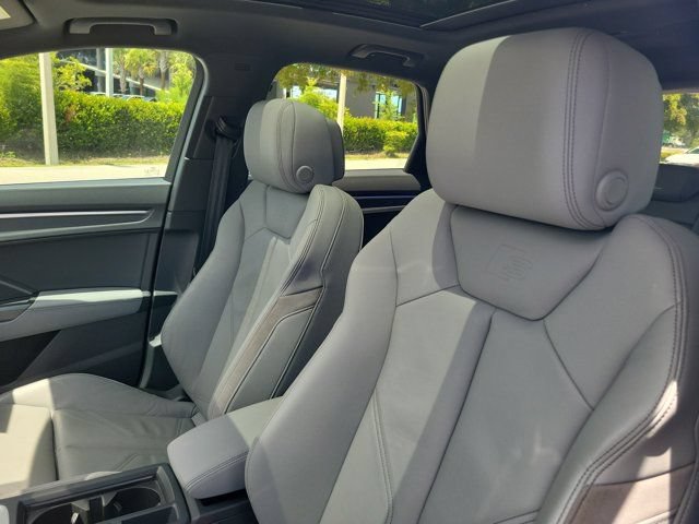 Used 2020 Audi Q3 2.0T Prestige AWD/4WD image 16