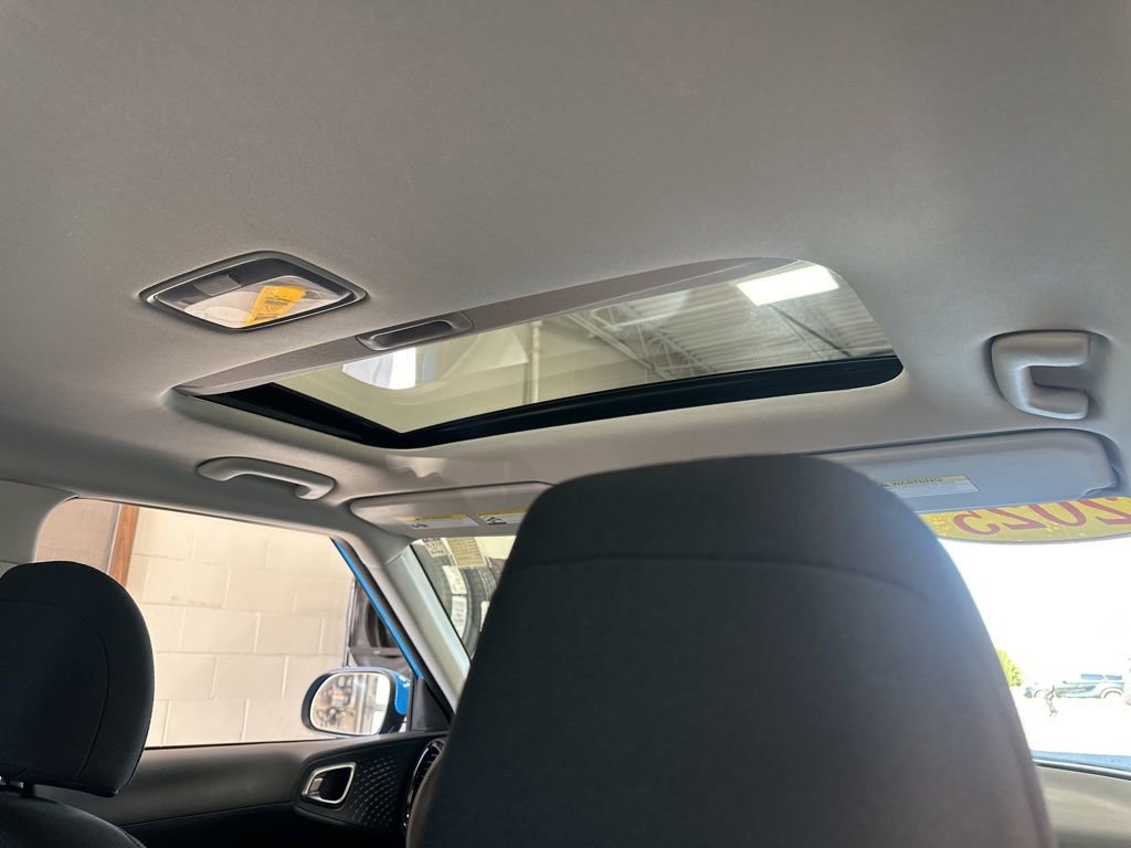 Used 2025 Kia Soul EX FWD image 30