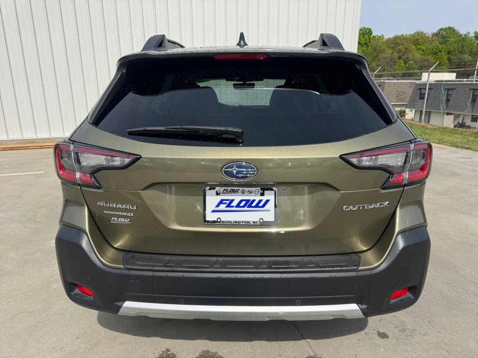 Used 2025 Subaru Outback Limited image 18