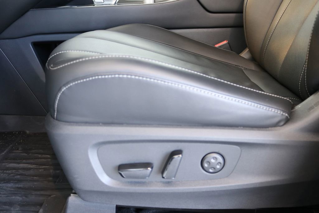 Certified 2025 INFINITI QX60 Luxe w/ Black Edition image 16