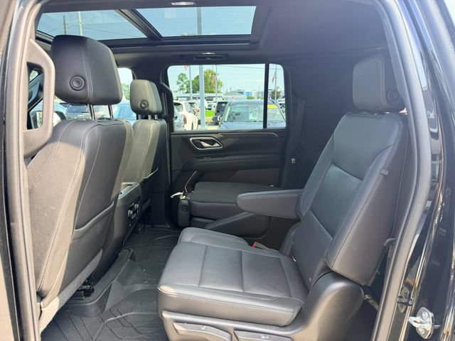 Used 2022 Chevrolet Suburban LT w/ Luxury Package AWD/4WD image 14