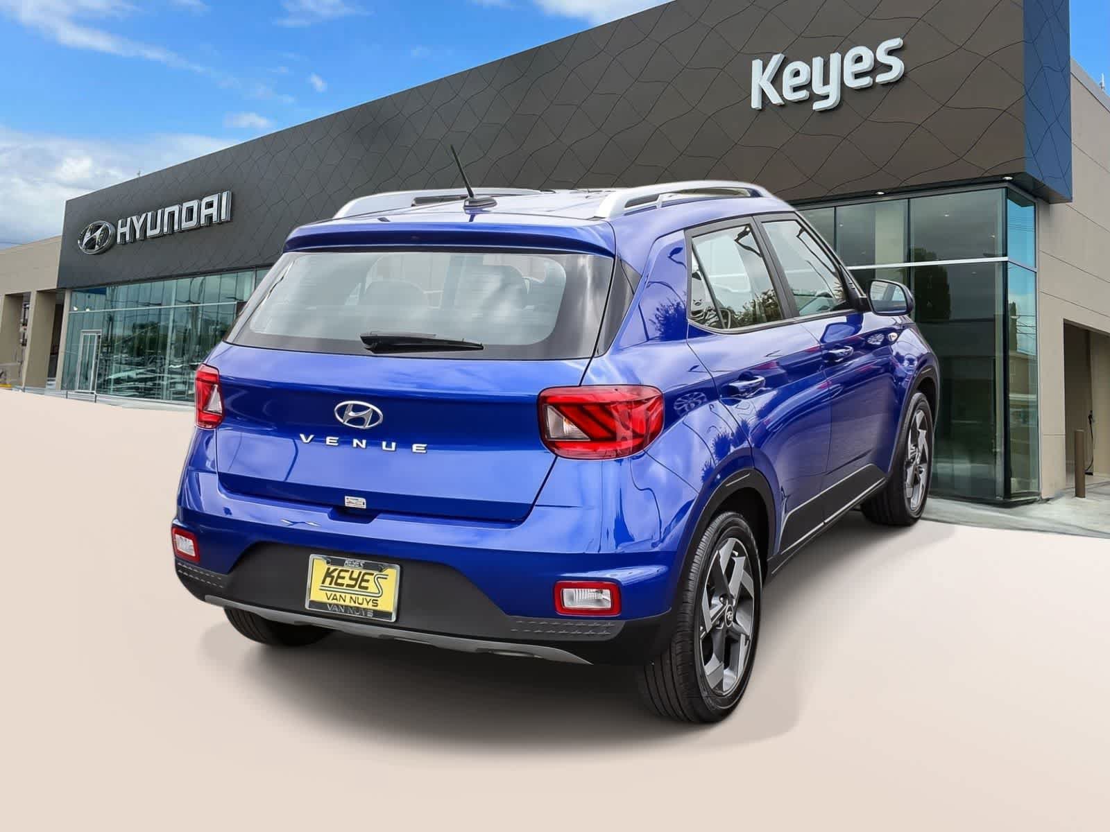 Certified 2024 Hyundai Venue SEL FWD image 4