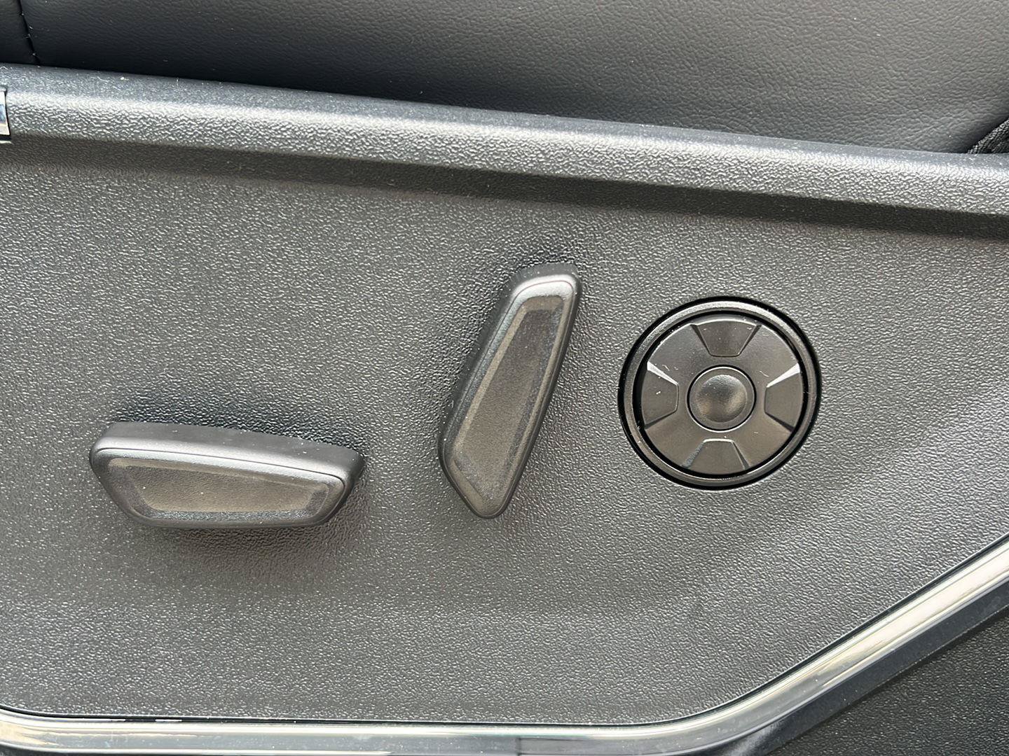 New 2026 Ford F350 Platinum AWD/4WD image 15