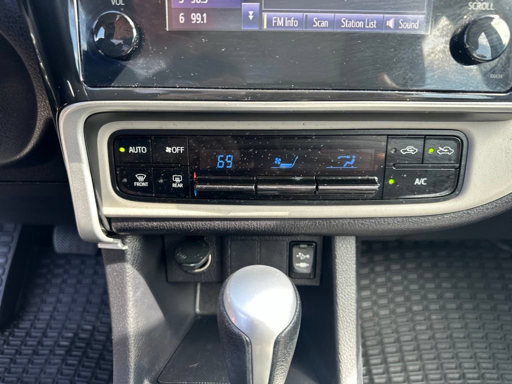 Used 2019 Toyota Corolla LE FWD image 5