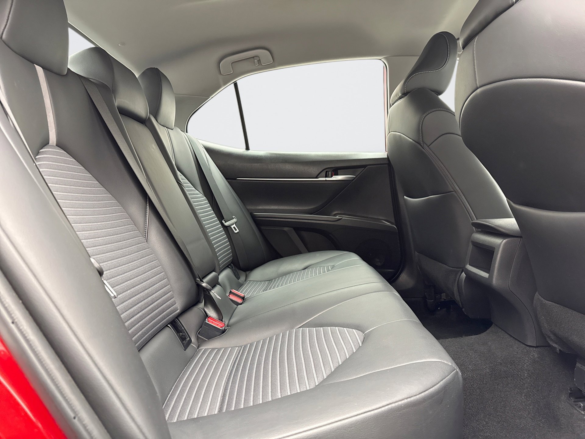 Used 2024 Toyota Camry SE image 17