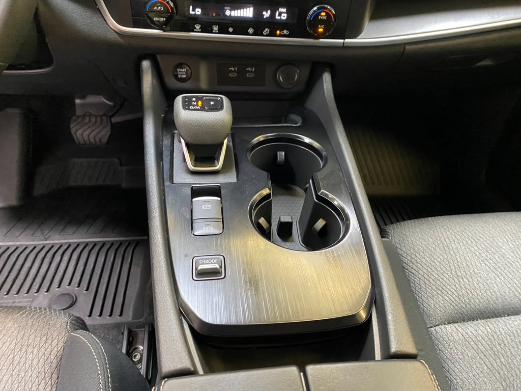 Used 2026 Nissan Rogue SV FWD image 41