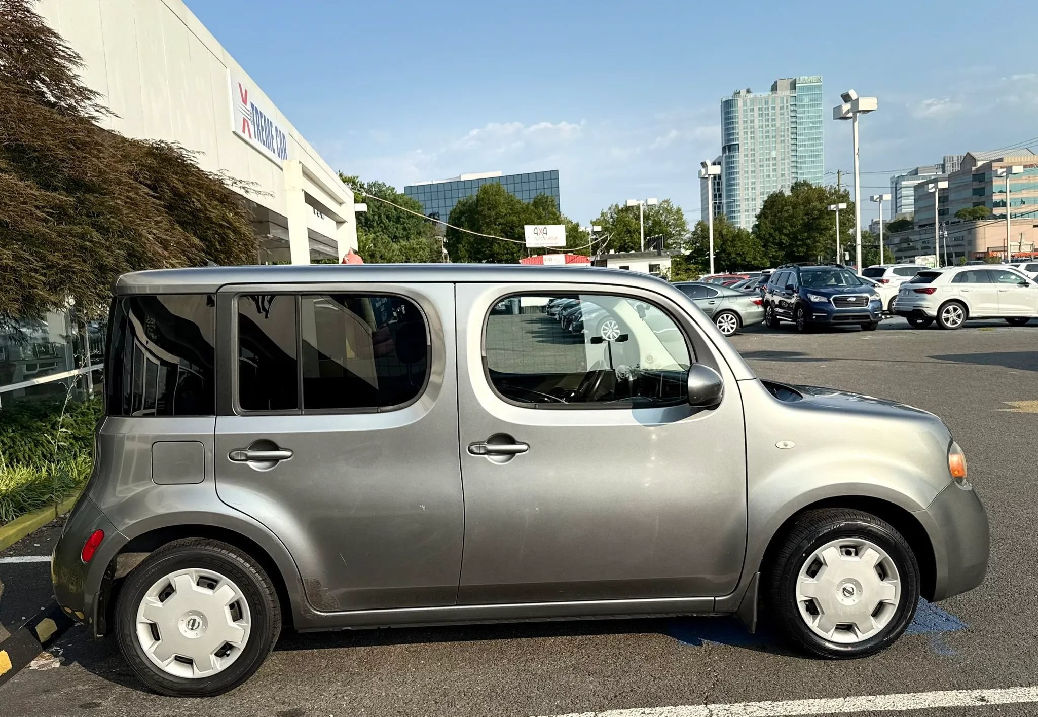 Used 2010 Nissan Cube 1.8 S w/ Interior Designer Pkg FWD image 8