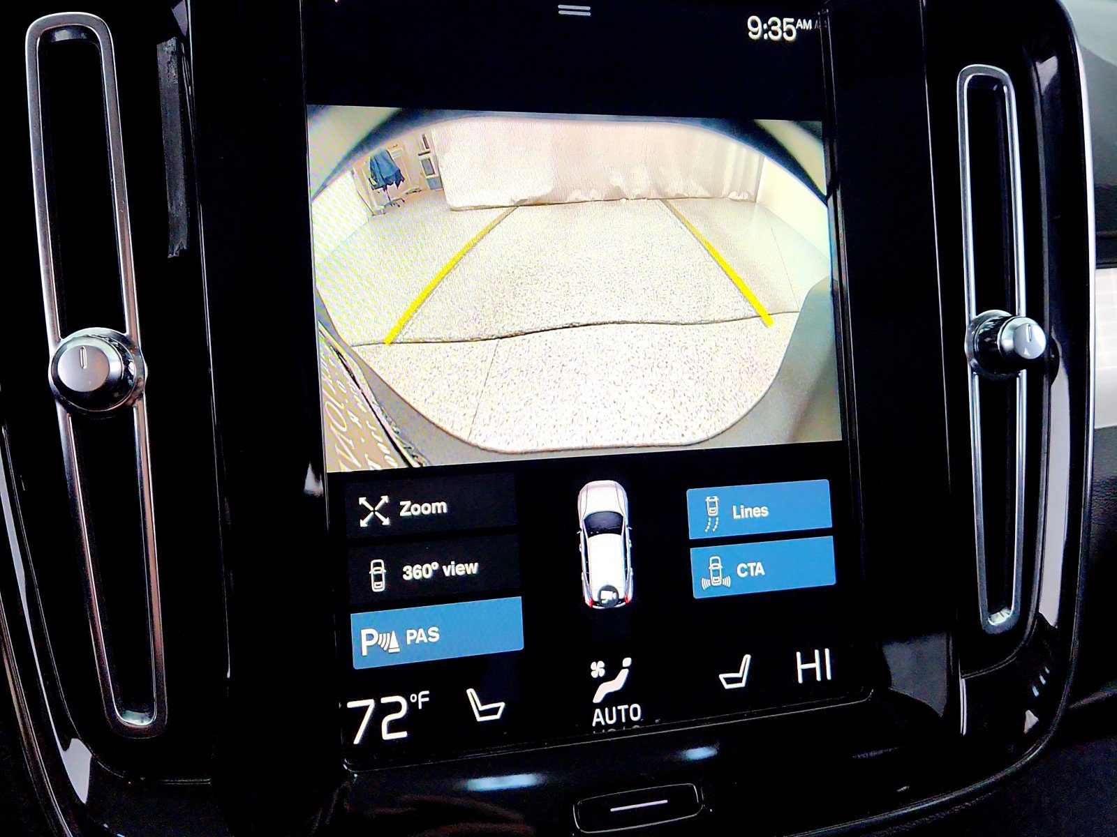 Used 2021 Volvo XC40 T5 Momentum image 14