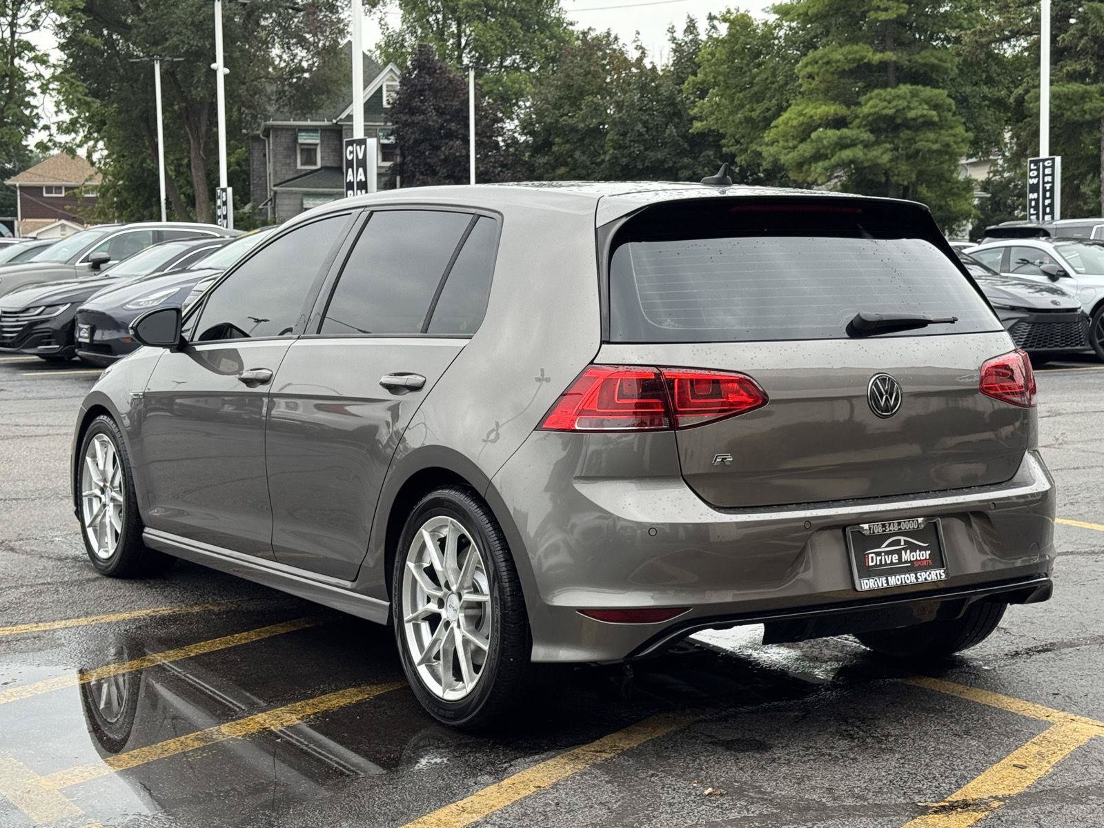 Used 2017 Volkswagen Golf R 4-Door AWD/4WD image 8
