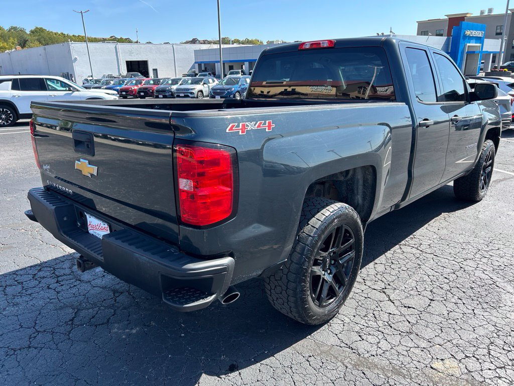 Used 2017 Chevrolet Silverado 1500 W/T w/ Trailering Package AWD/4WD image 5