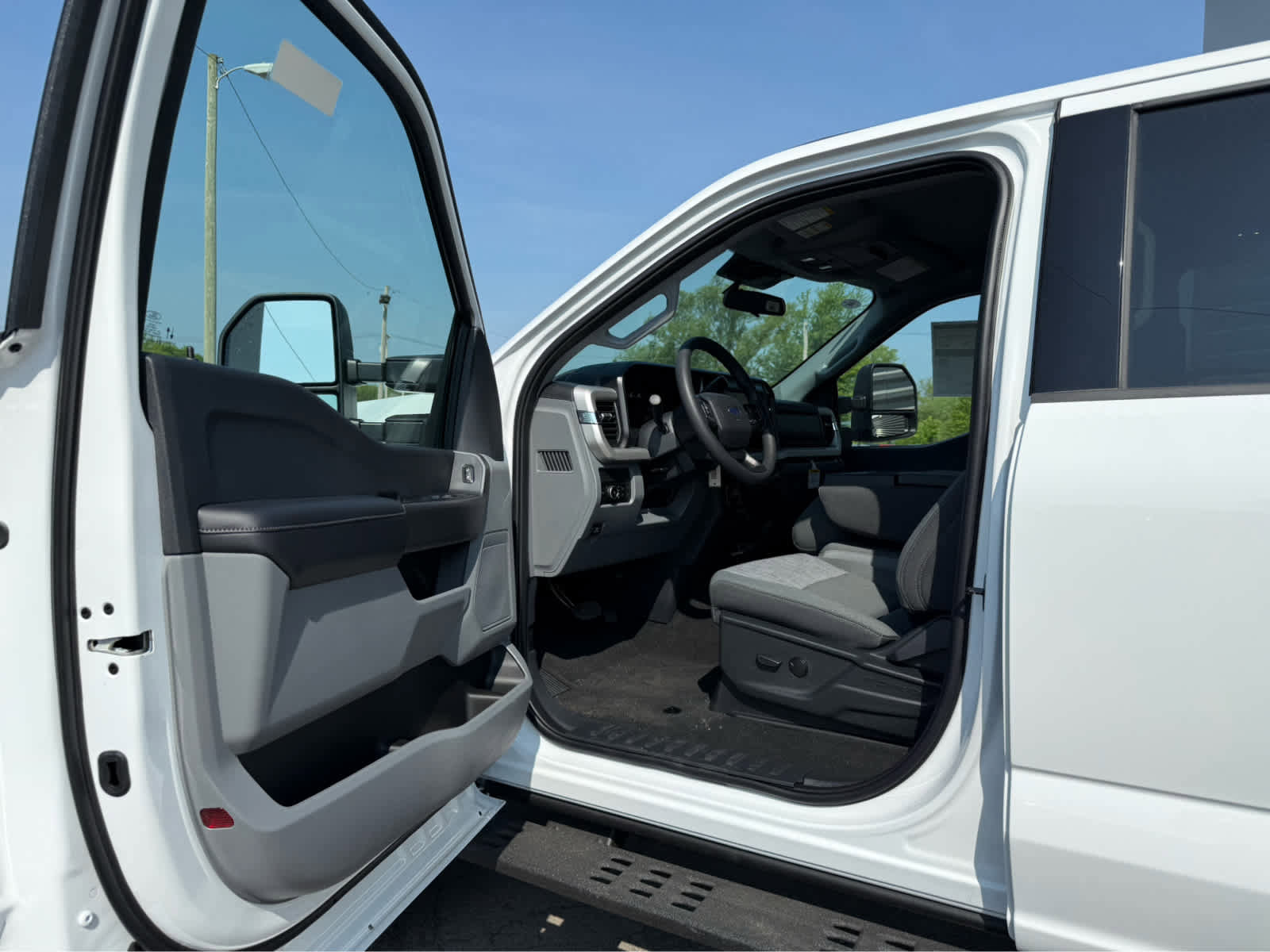 New 2025 Ford F350 XLT w/ Tremor Off-Road Package image 10