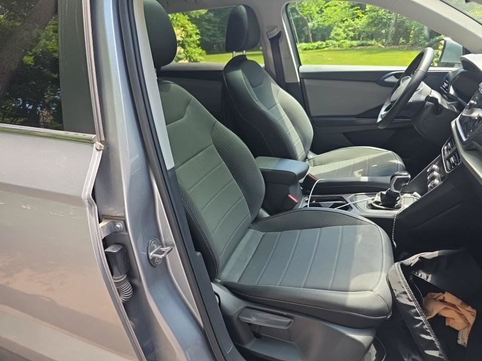 Certified 2022 Volkswagen Taos SE w/ Panoramic Sunroof Package FWD image 6